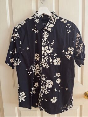 GAP Black Short-Sleeve Button-Down with White Floral Print